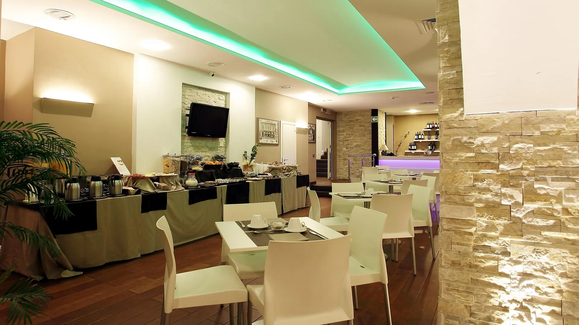 Отель Ibis Styles Palermo Cristal 4*,  Италия