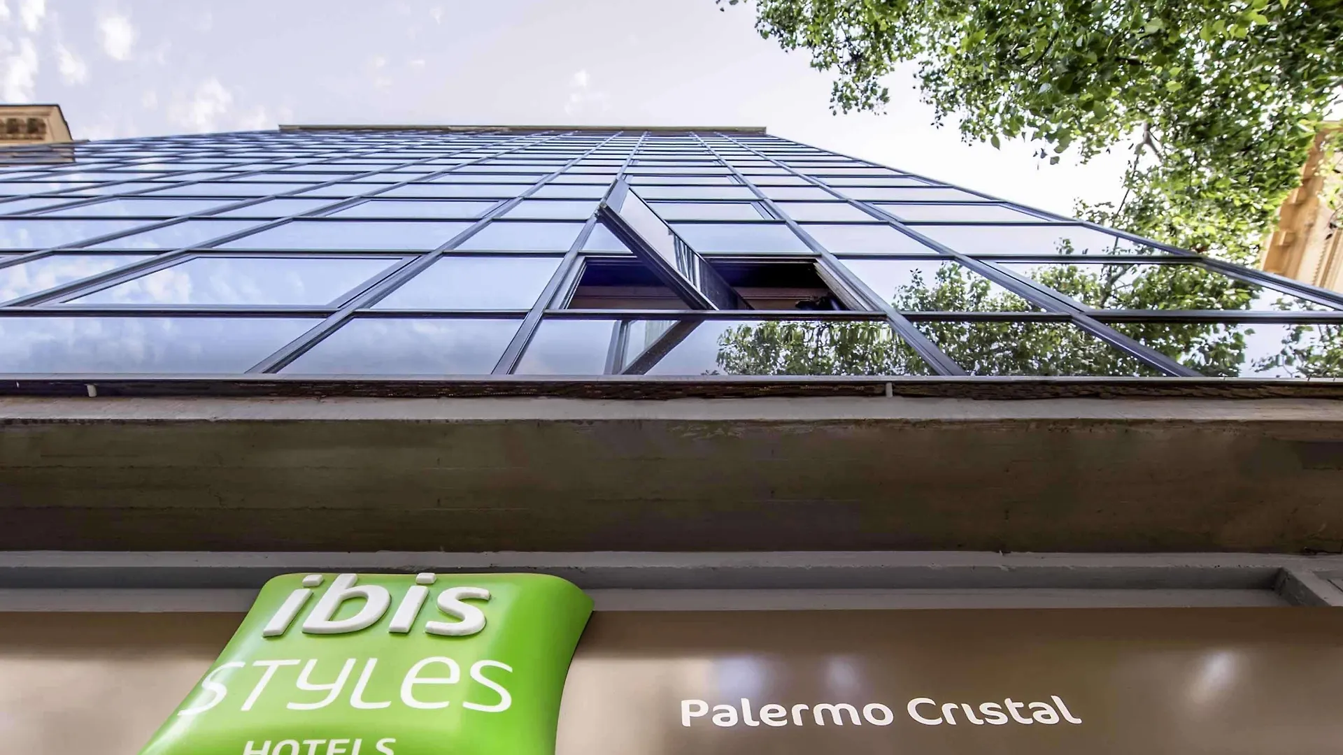 Отель Ibis Styles Palermo Cristal