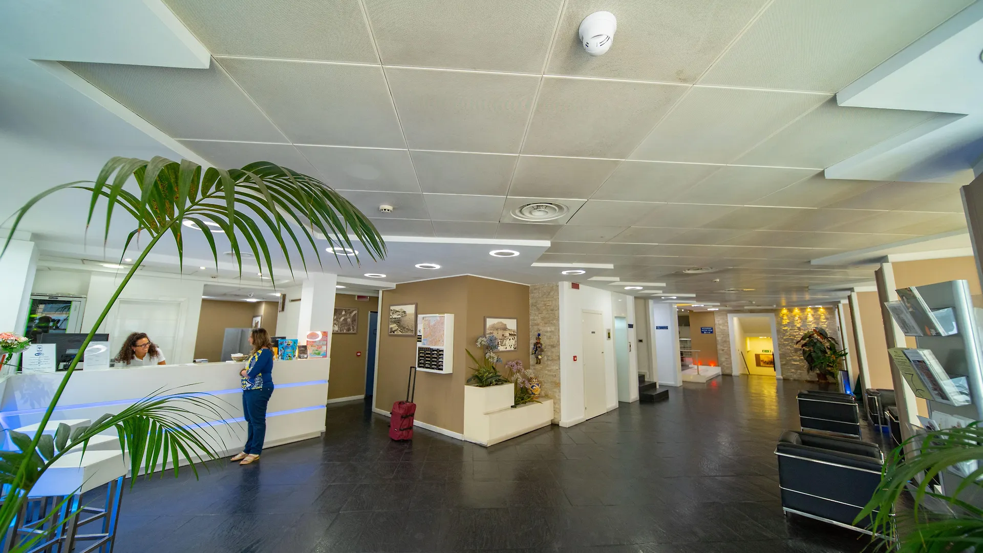Отель Ibis Styles Palermo Cristal