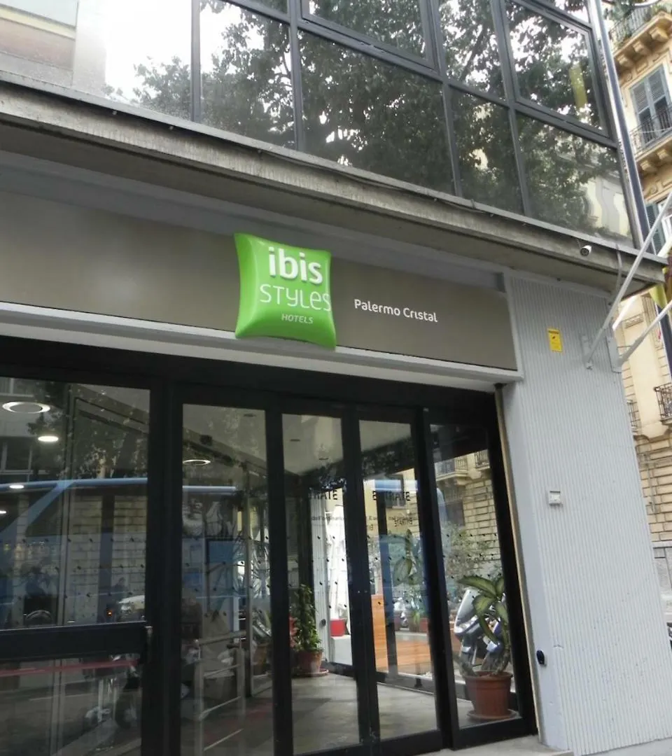 Отель Ibis Styles Palermo Cristal