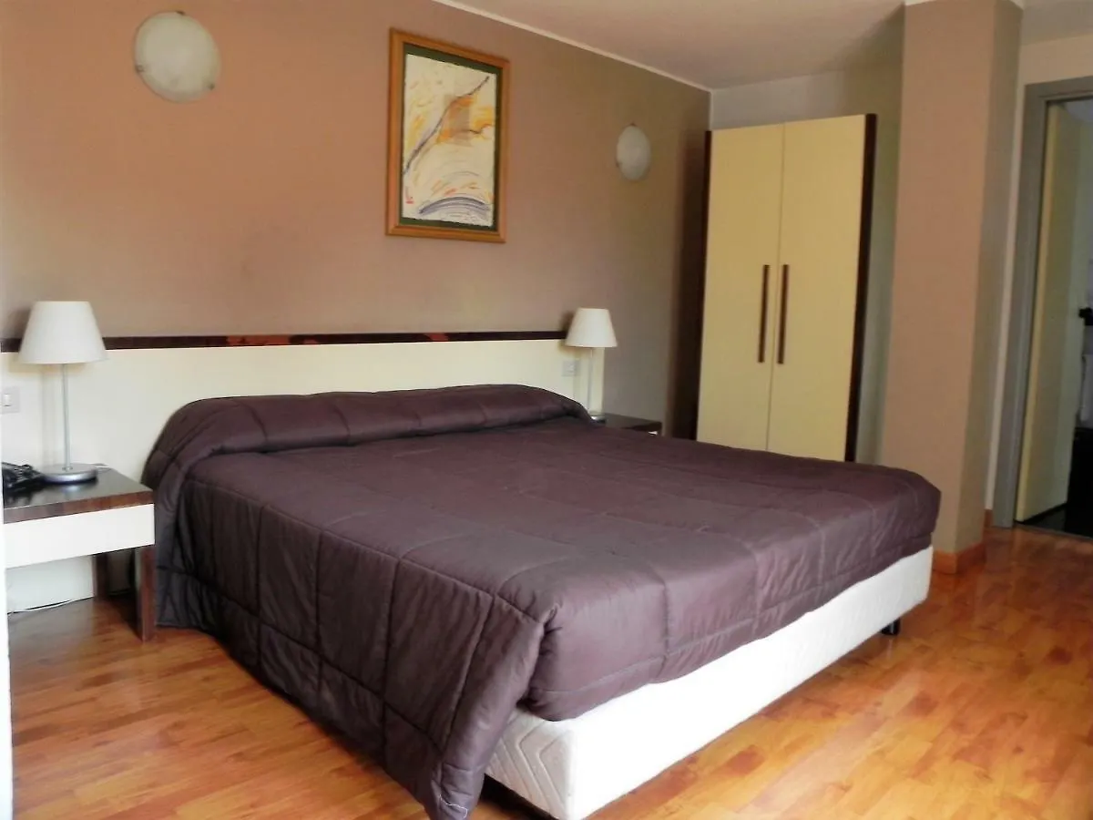 Отель Ibis Styles Palermo Cristal