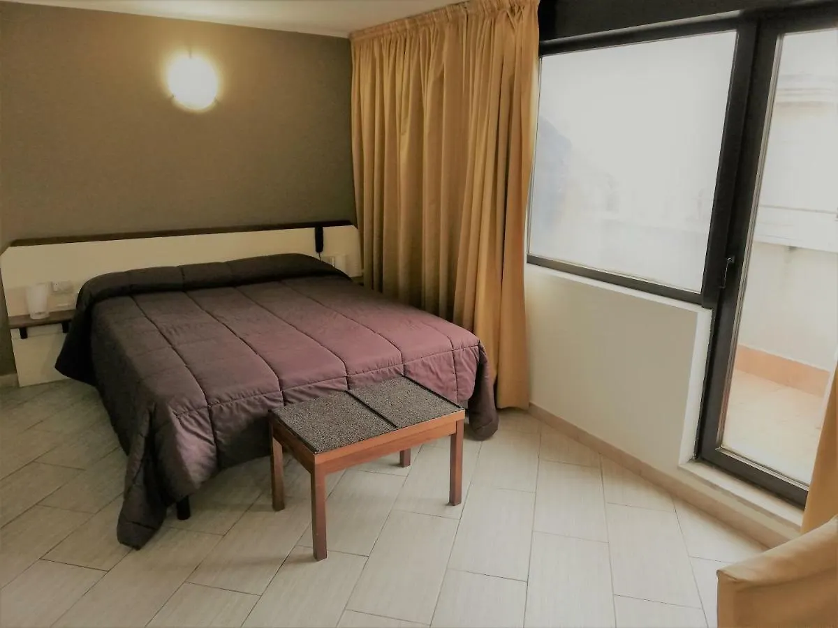 Отель Ibis Styles Palermo Cristal