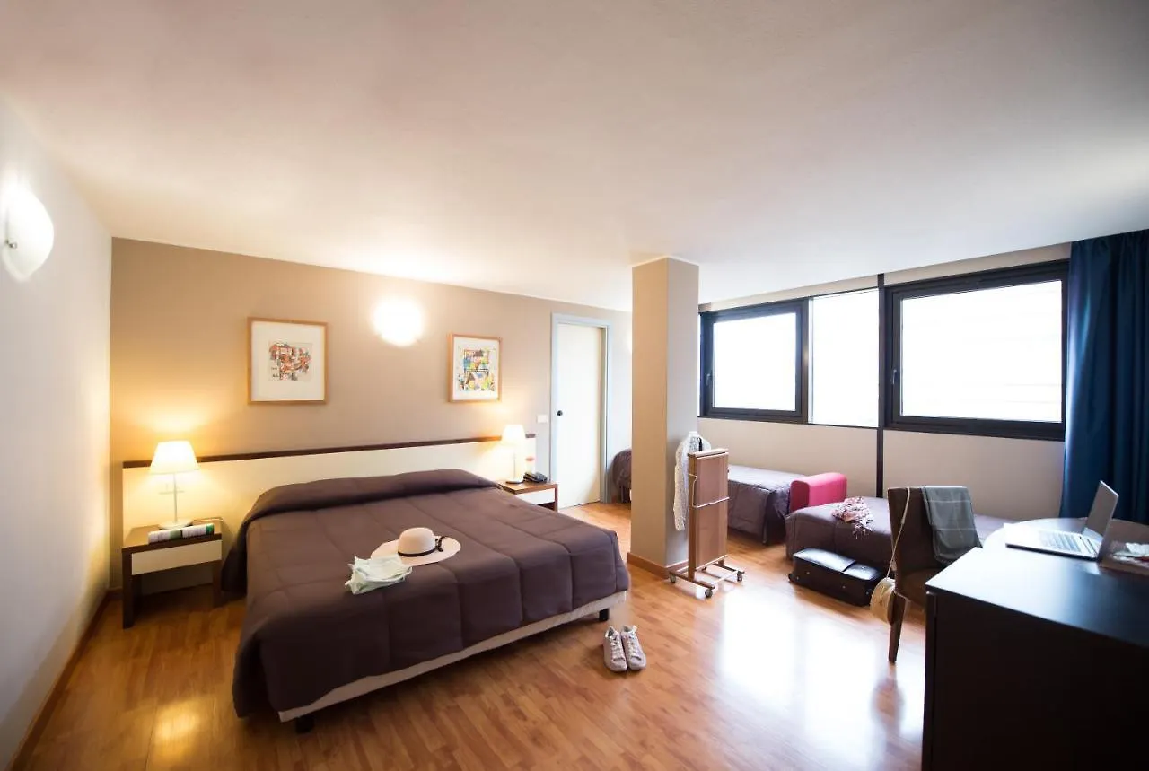 Отель Ibis Styles Palermo Cristal